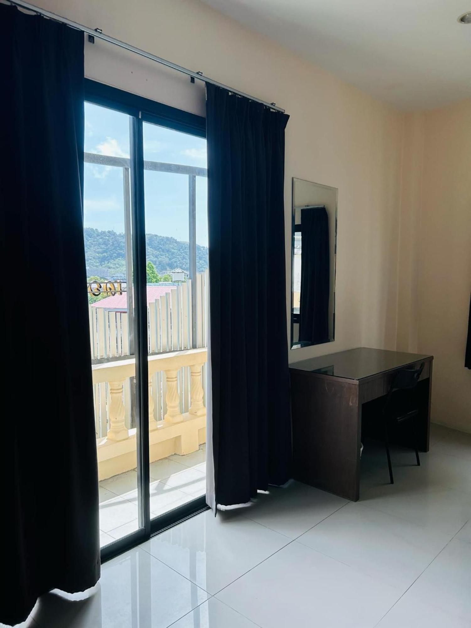 Royal Waves Hotel Patong Экстерьер фото