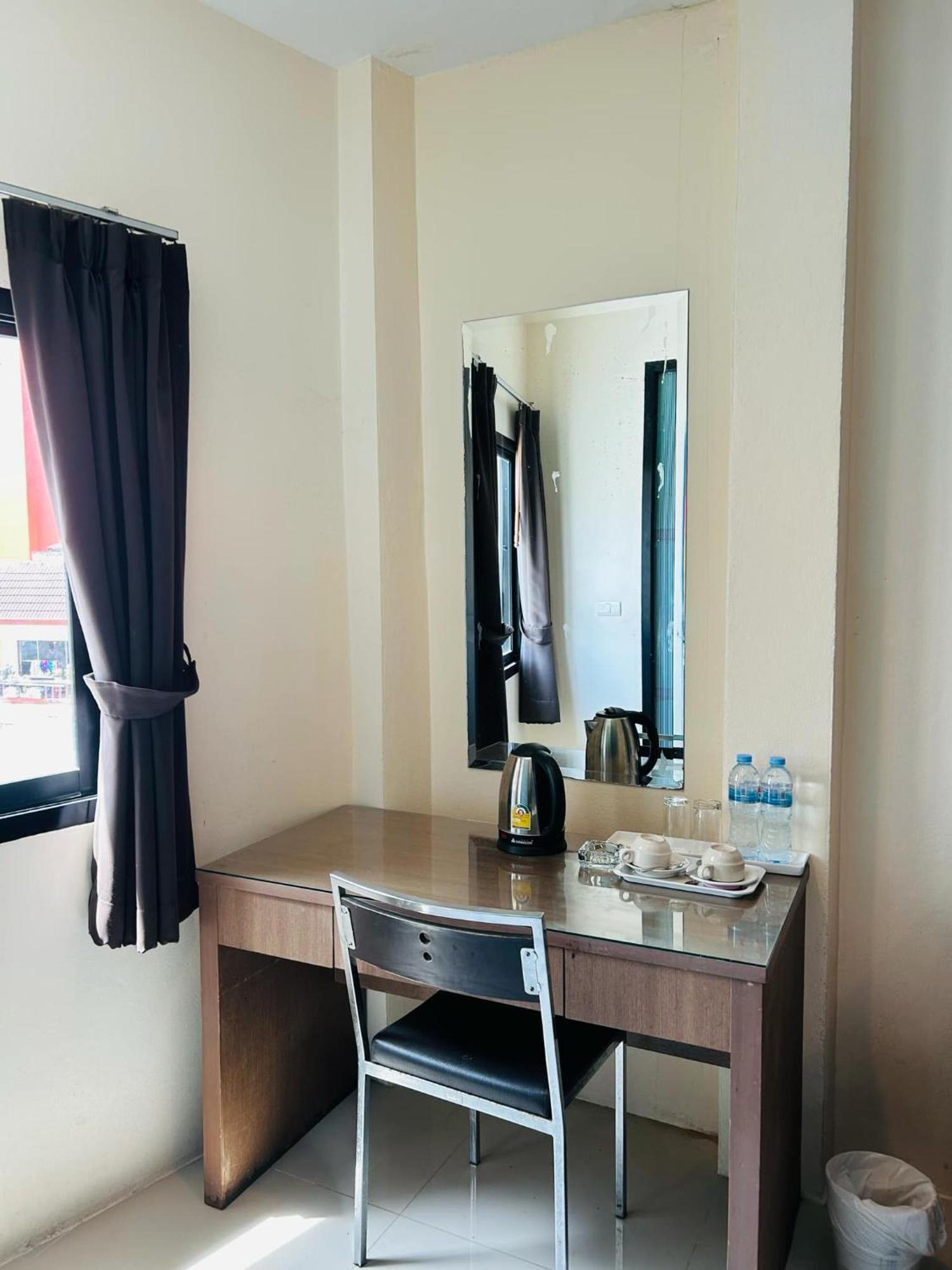 Royal Waves Hotel Patong Экстерьер фото