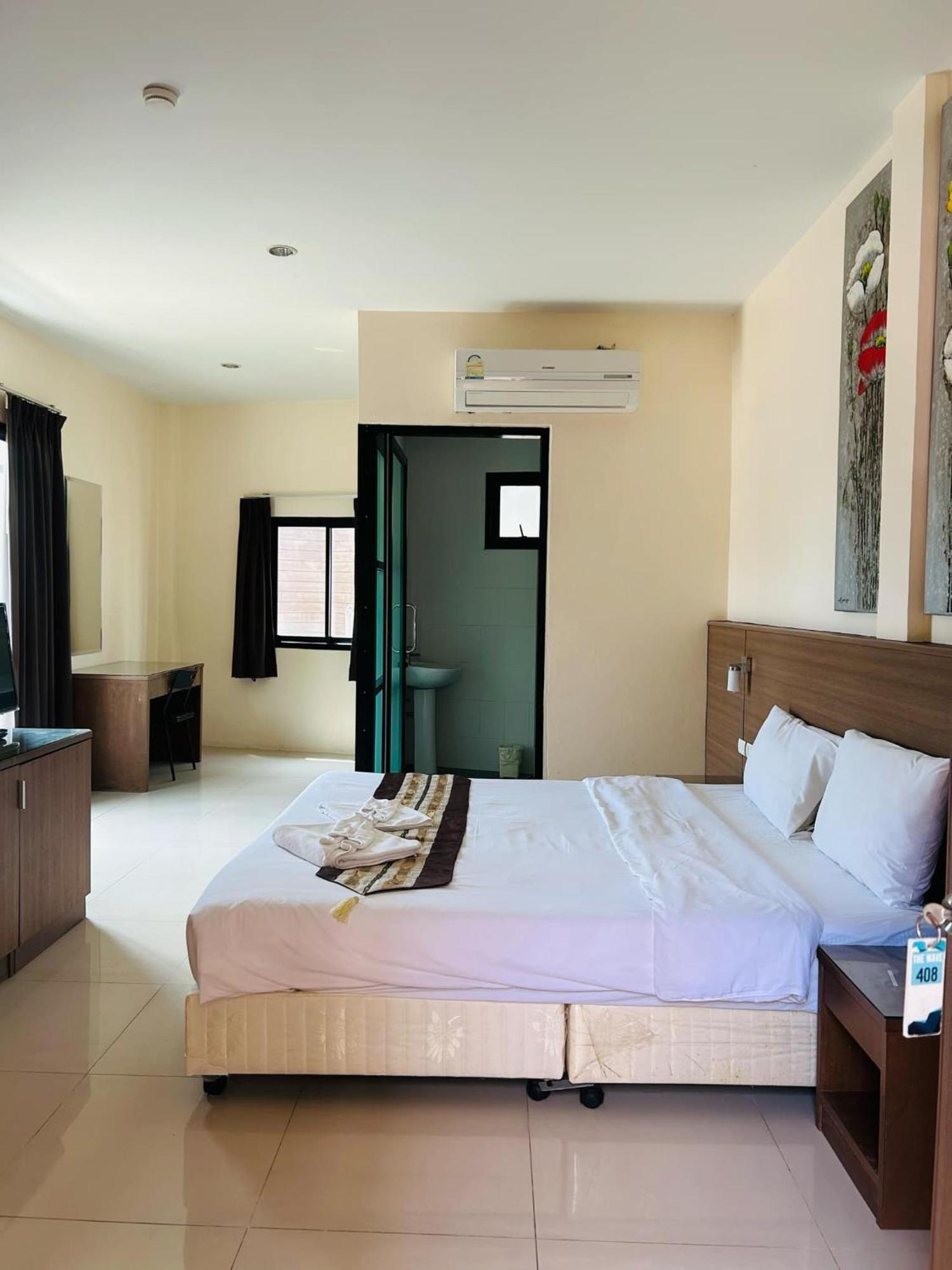 Royal Waves Hotel Patong Экстерьер фото