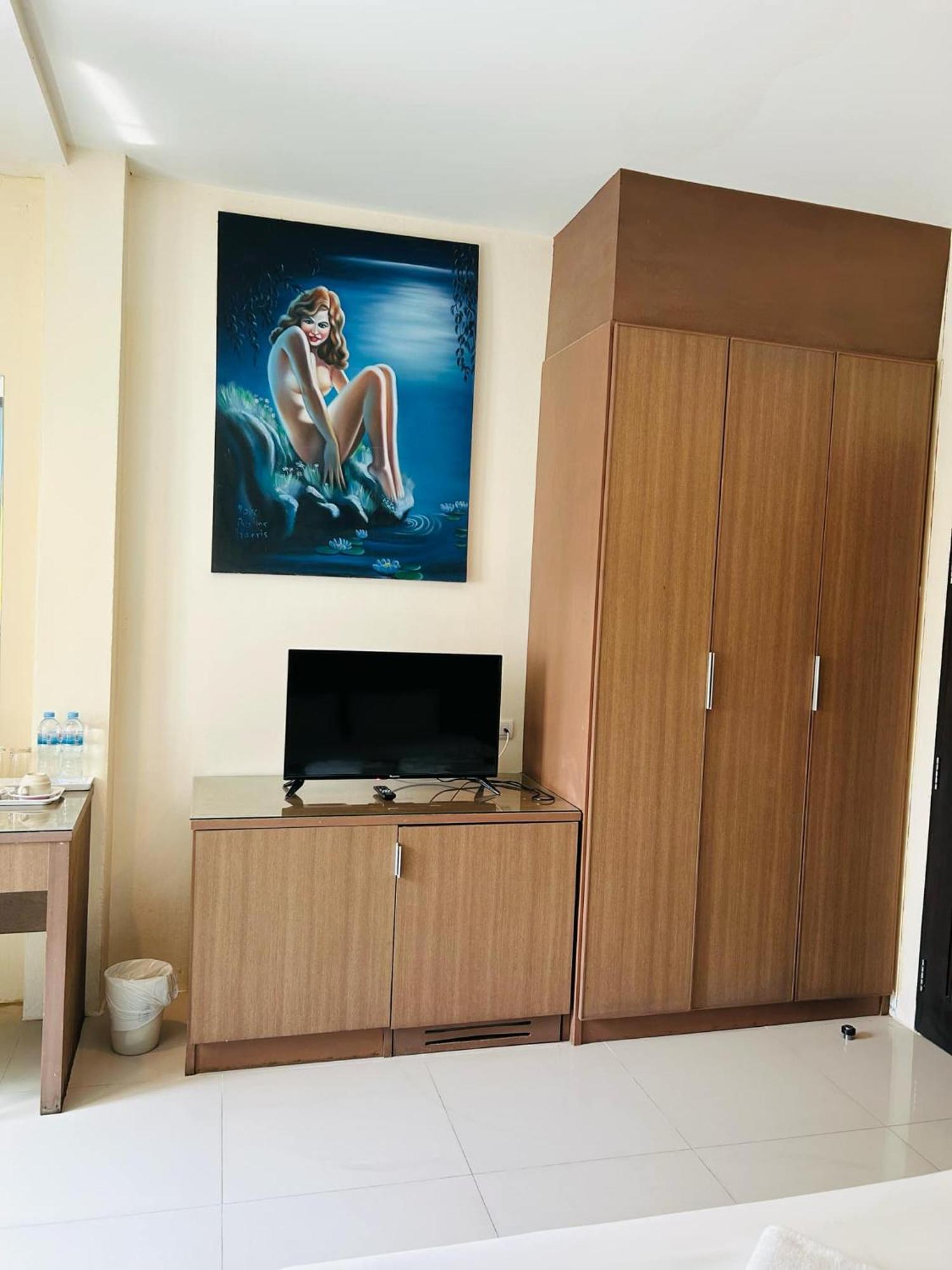 Royal Waves Hotel Patong Экстерьер фото