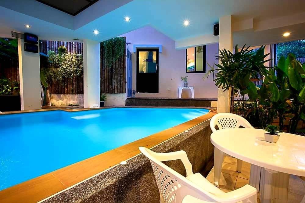 Royal Waves Hotel Patong Экстерьер фото