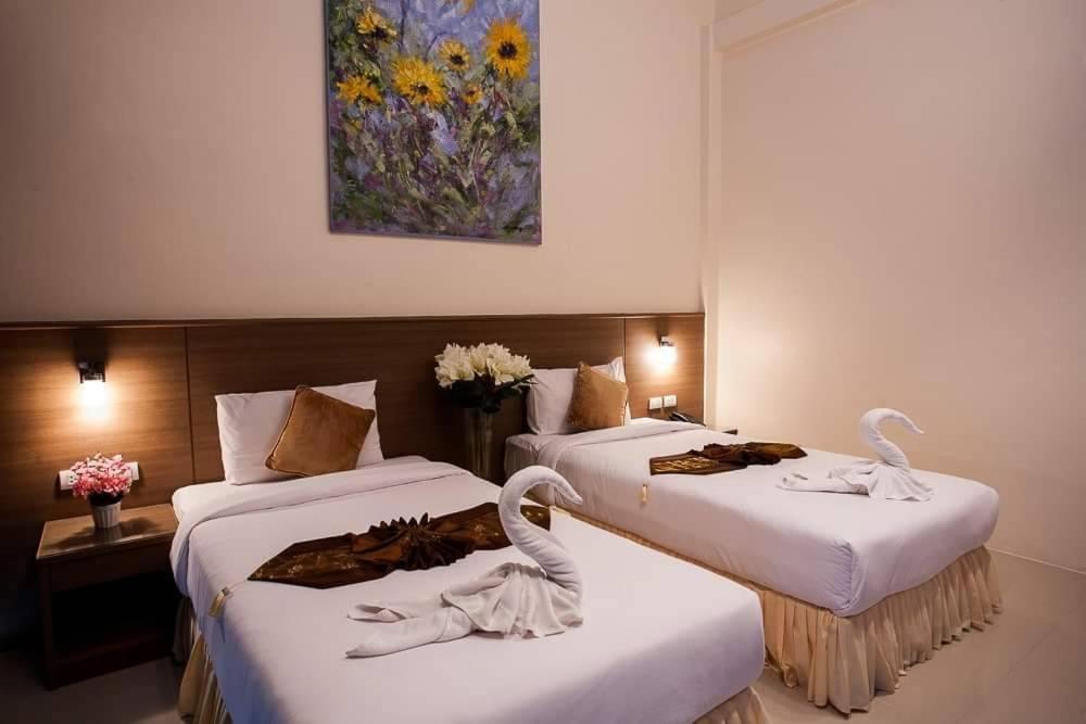 Royal Waves Hotel Patong Экстерьер фото