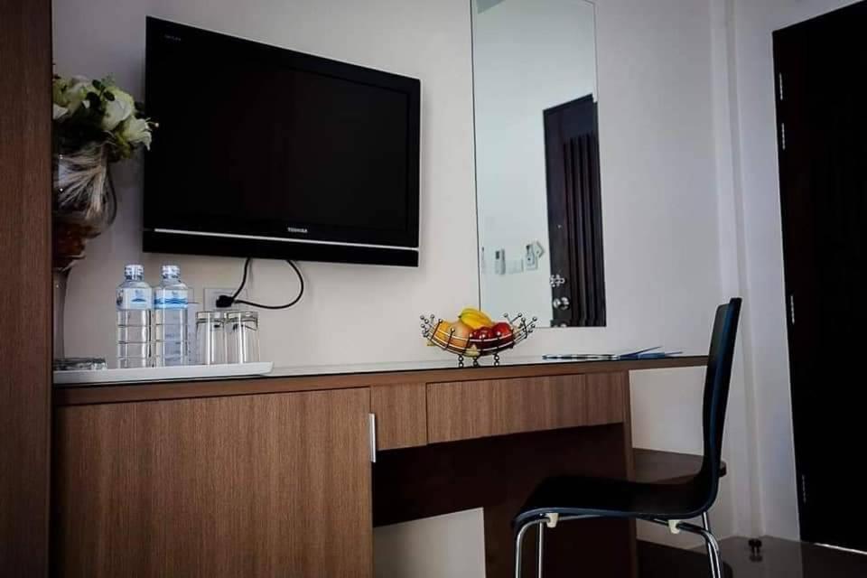 Royal Waves Hotel Patong Экстерьер фото