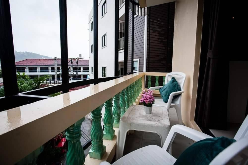 Royal Waves Hotel Patong Экстерьер фото